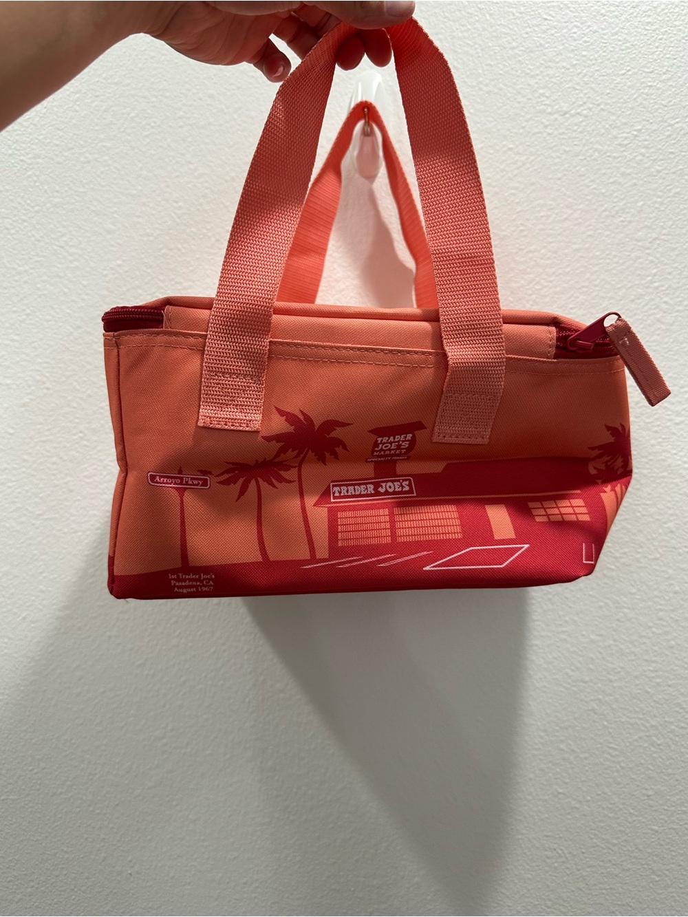 Trader Joe's Coral & Red Insulated Mini Lunch Tote Bag zipper - Picture 5 of 6
